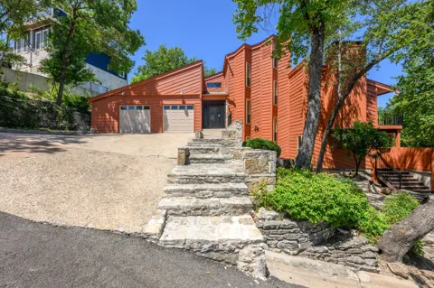 5104 Beverly Hills Drive