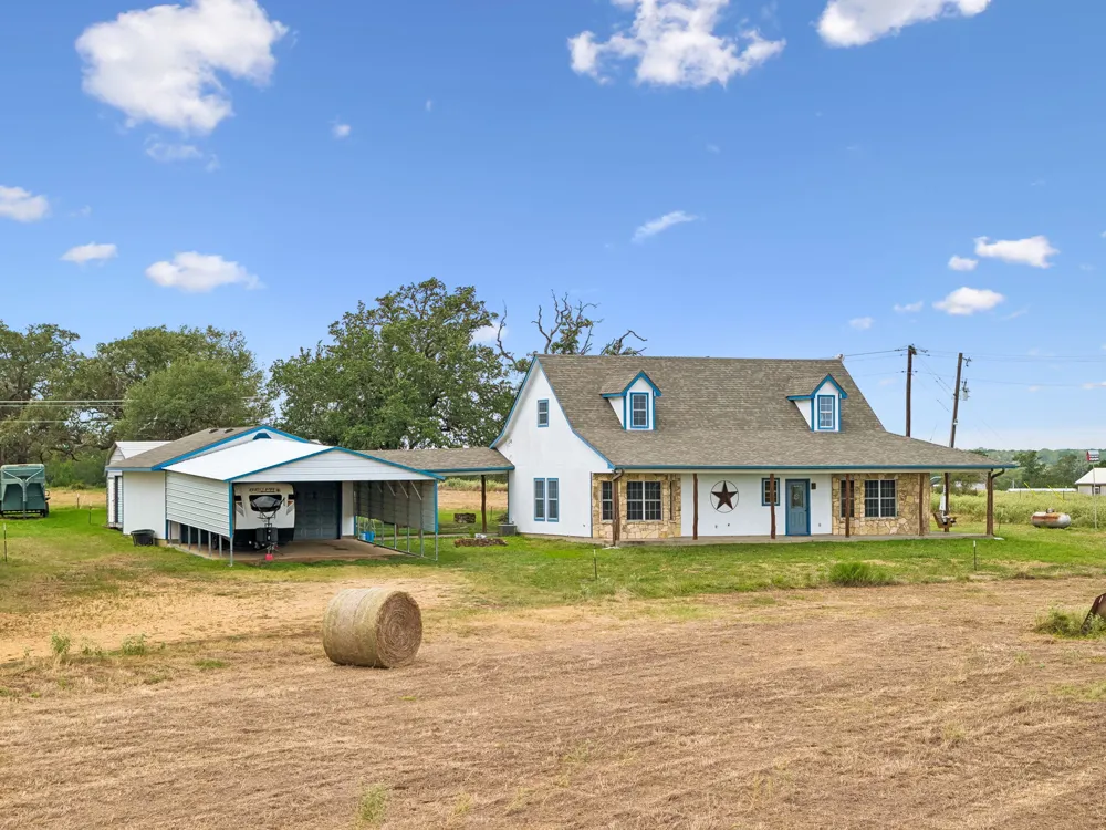 1034 County Road 202 Paige, TX 78659