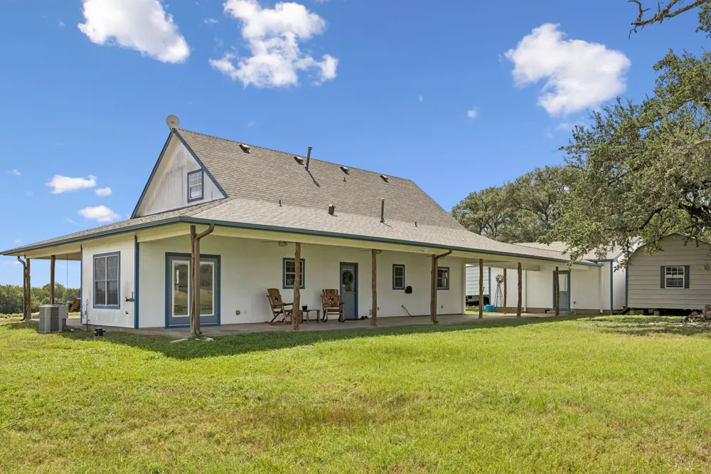 1034 County Road 202 Paige, TX 78659