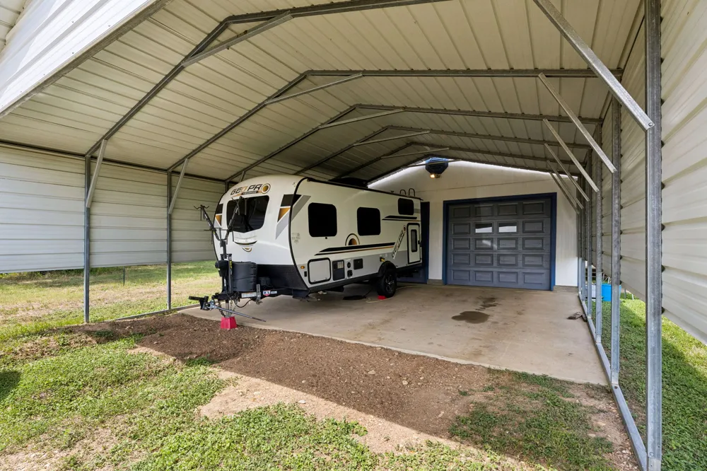 1034 County Road 202 Paige, TX 78659