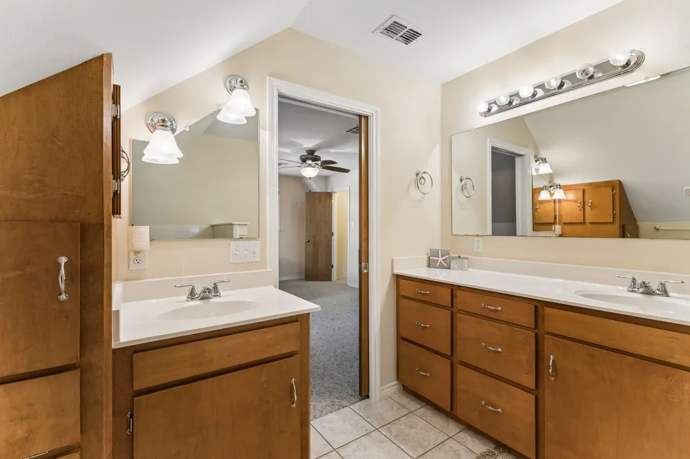 1034 County Road 202 Paige, TX 78659