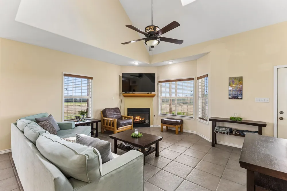 1034 County Road 202 Paige, TX 78659