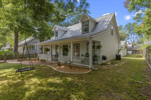 904 Spring Street