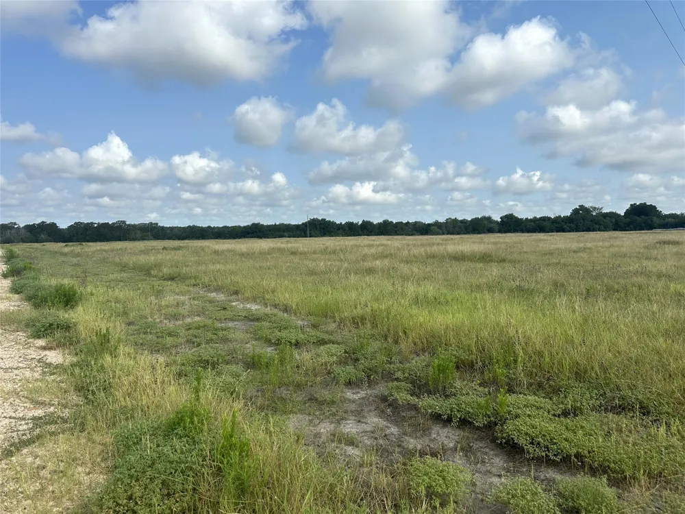 8345 Farm To Market 2145 La Grange, TX 78945