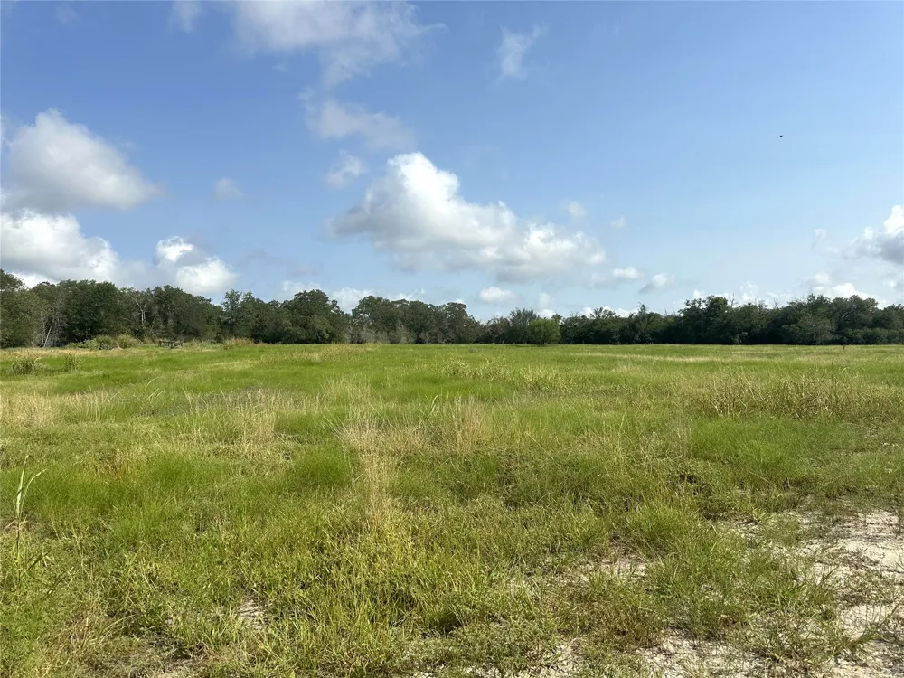 8345 Farm To Market 2145 La Grange, TX 78945