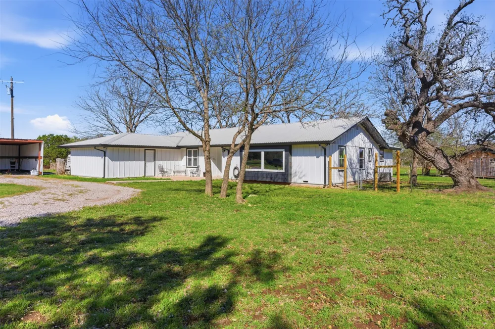 1272 County Road 2102 Lometa, TX 76853