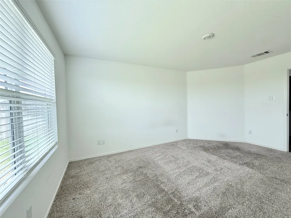 140 Canley Loop Hutto, TX 78634