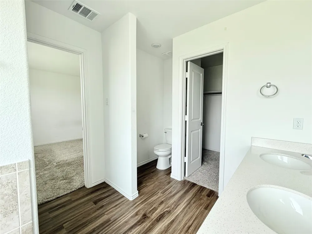 140 Canley Loop Hutto, TX 78634