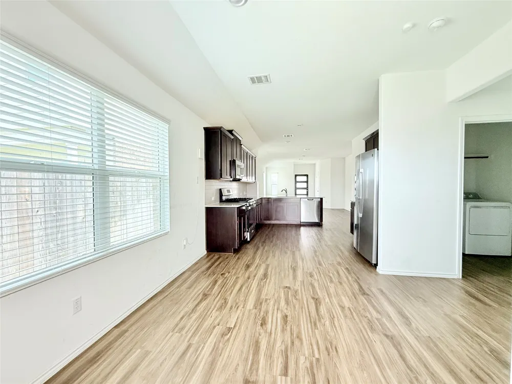140 Canley Loop Hutto, TX 78634