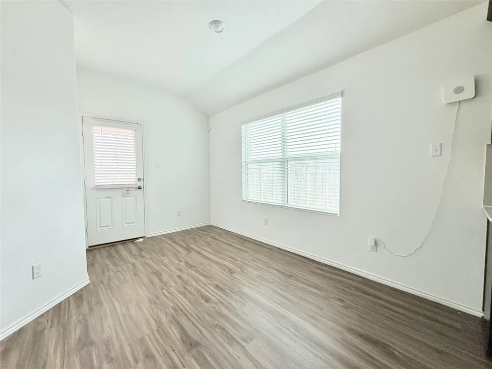 140 Canley Loop Hutto, TX 78634