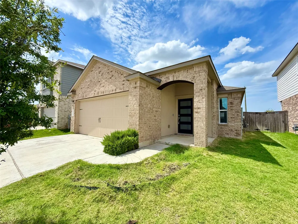 140 Canley Loop Hutto, TX 78634