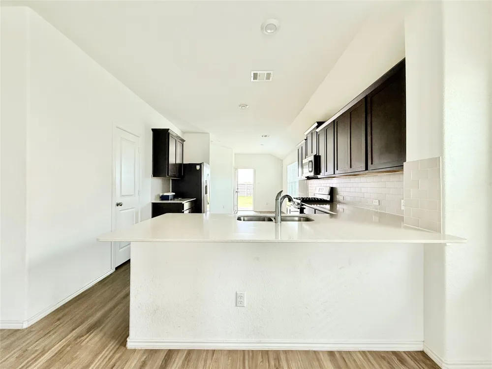 140 Canley Loop Hutto, TX 78634