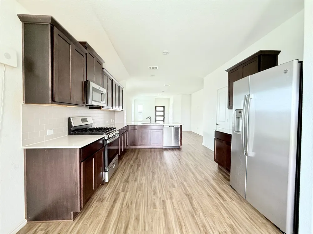 140 Canley Loop Hutto, TX 78634