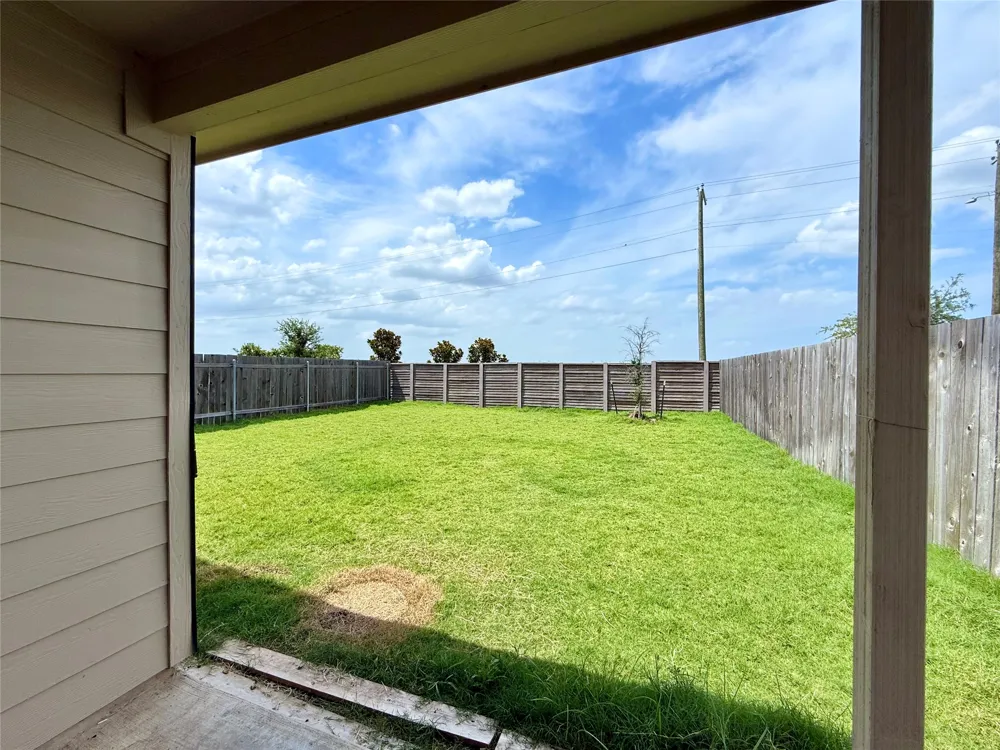 140 Canley Loop Hutto, TX 78634