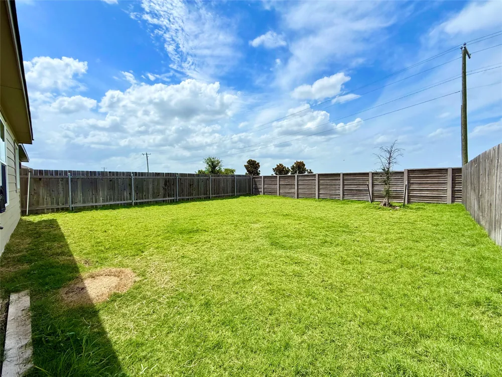 140 Canley Loop Hutto, TX 78634