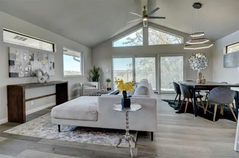 5001 Pryor Lane