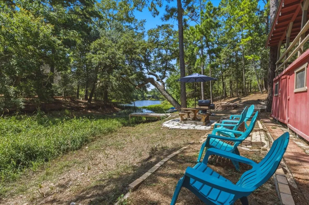 463 Clear Lake Drive La Grange, TX 78945