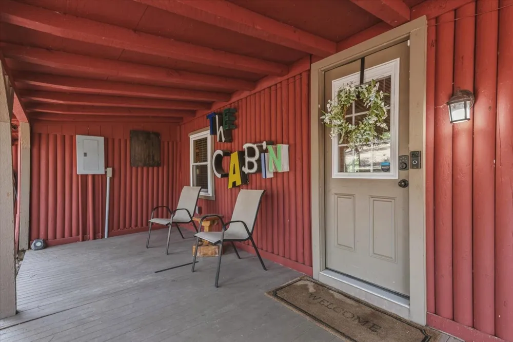 463 Clear Lake Drive La Grange, TX 78945