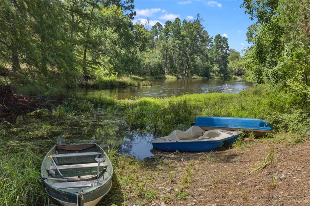 463 Clear Lake Drive La Grange, TX 78945