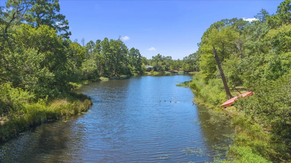 463 Clear Lake Drive La Grange, TX 78945