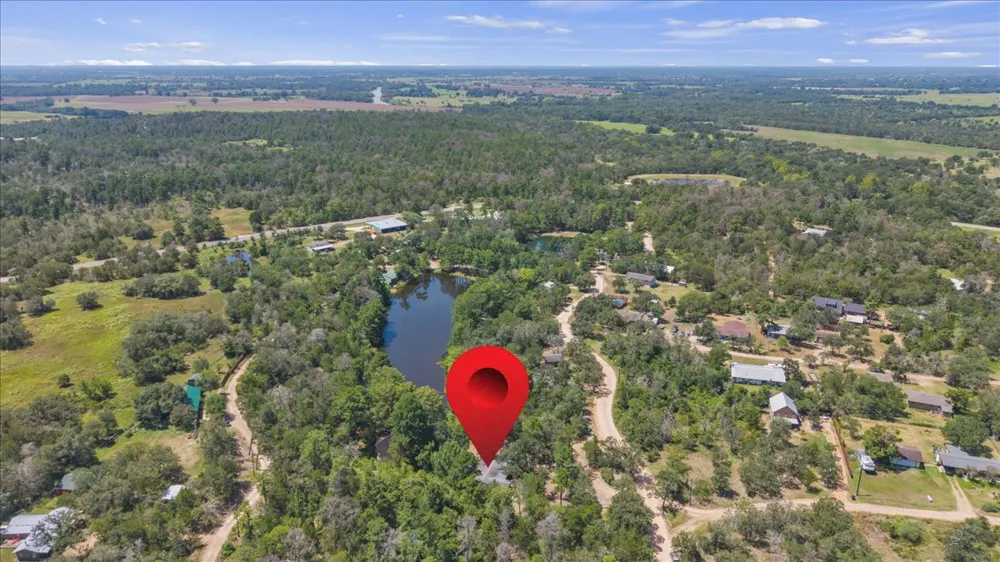463 Clear Lake Drive La Grange, TX 78945