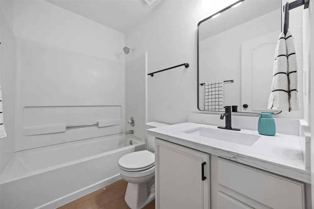12821 Ranft Cove Del Valle, TX 78617