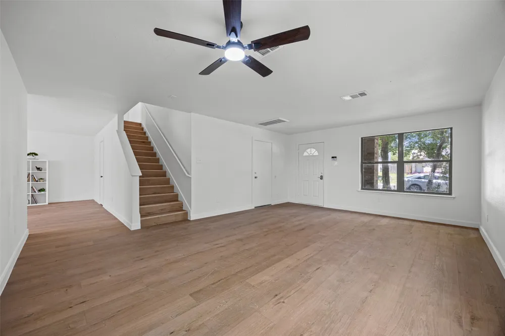 12821 Ranft Cove Del Valle, TX 78617
