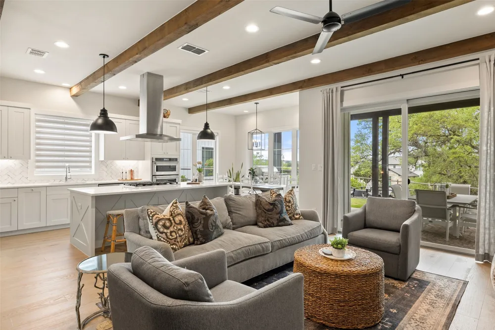 19601 Flying J Boulevard #16 Spicewood, TX 78669