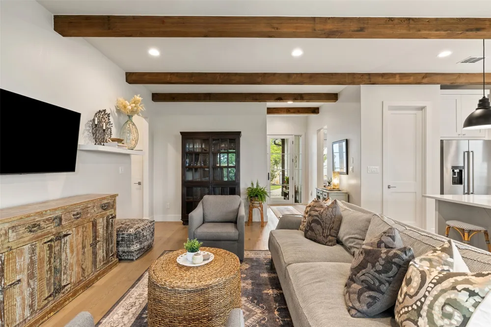 19601 Flying J Boulevard #16 Spicewood, TX 78669