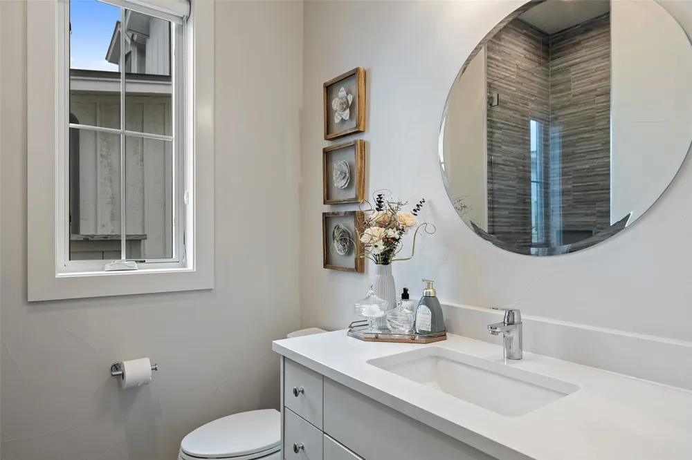 19601 Flying J Boulevard #16 Spicewood, TX 78669