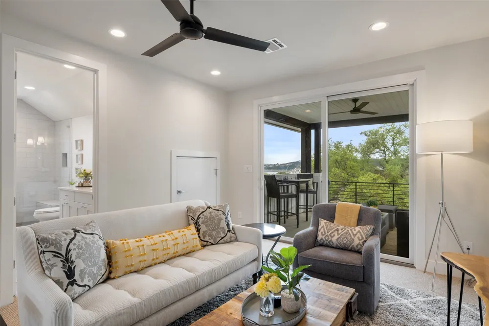19601 Flying J Boulevard #16 Spicewood, TX 78669