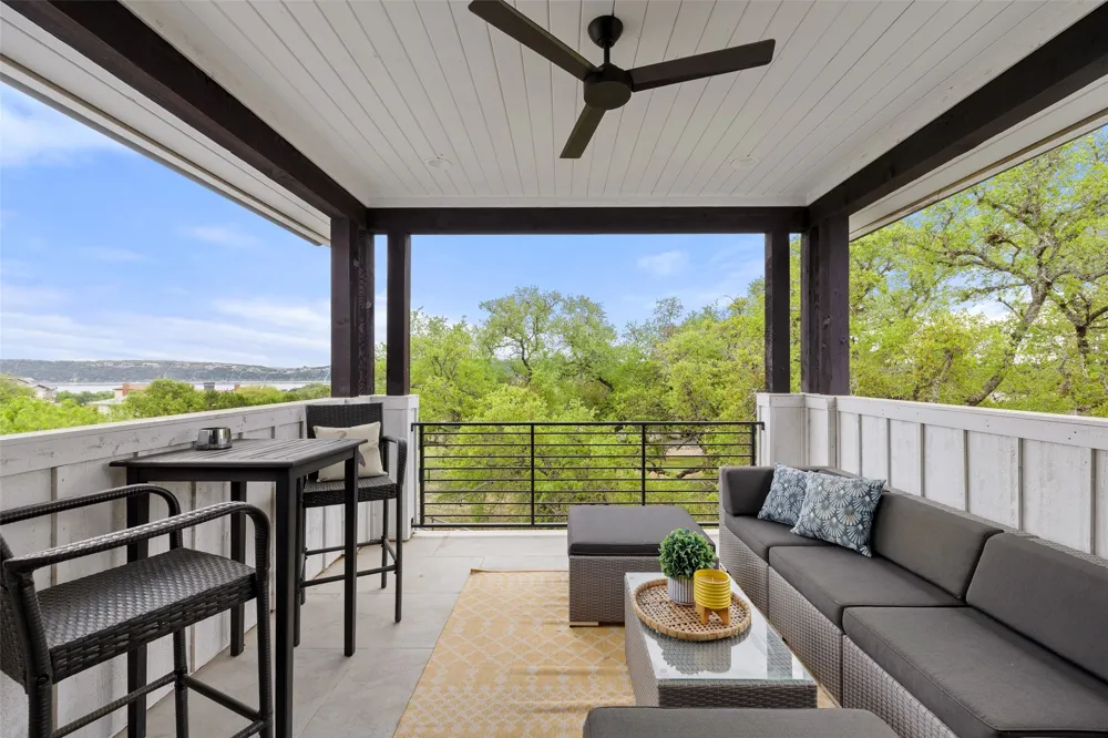 19601 Flying J Boulevard #16 Spicewood, TX 78669