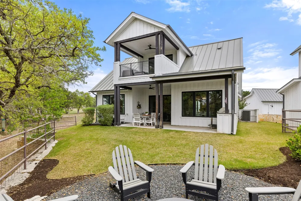19601 Flying J Boulevard #16 Spicewood, TX 78669