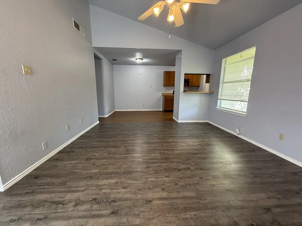 1200 Orchard Park Circle Pflugerville, TX 78660