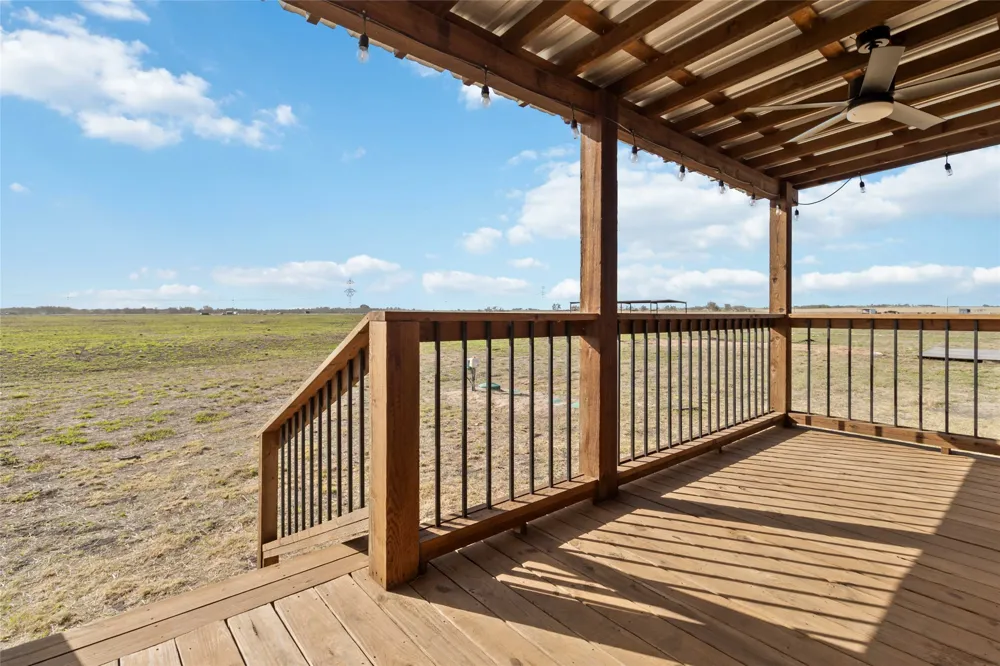 1591 Scull Road Martindale, TX 78666