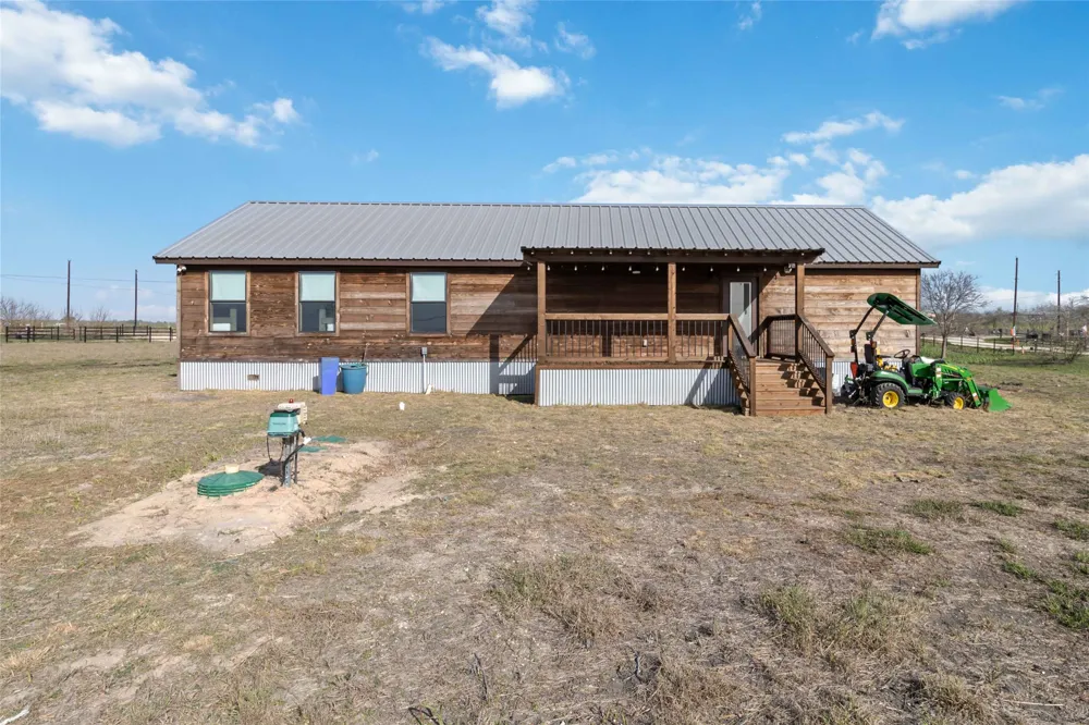 1591 Scull Road Martindale, TX 78666