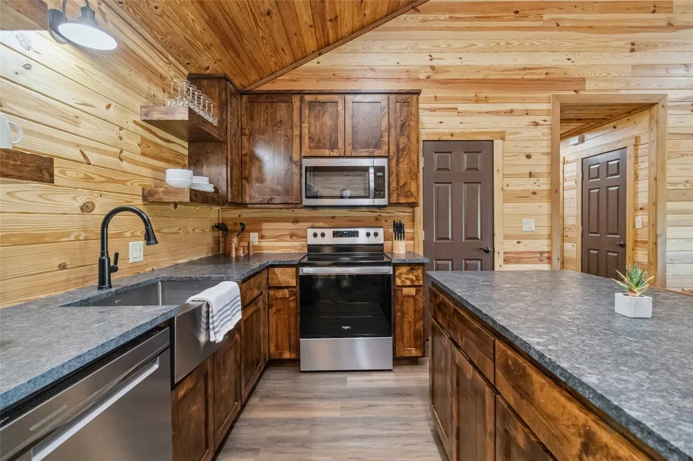 1591 Scull Road Martindale, TX 78666