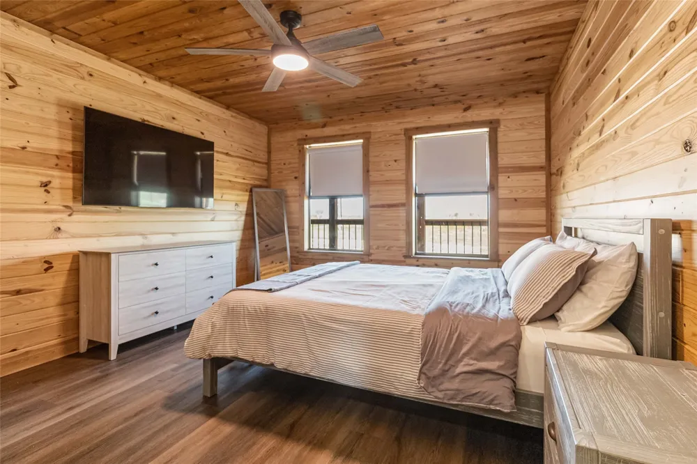 1591 Scull Road Martindale, TX 78666