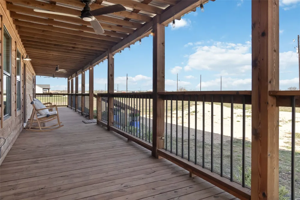 1591 Scull Road Martindale, TX 78666