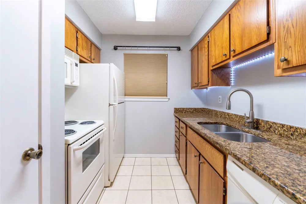 6903 Deatonhill Drive #28 Austin, TX 78745