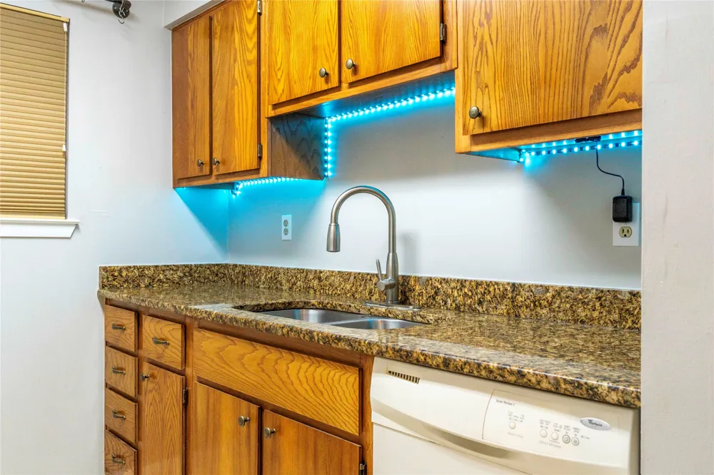 6903 Deatonhill Drive #28 Austin, TX 78745