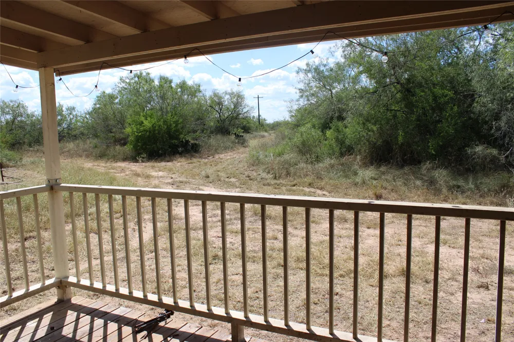 313 CR 313 Encino, TX 78353