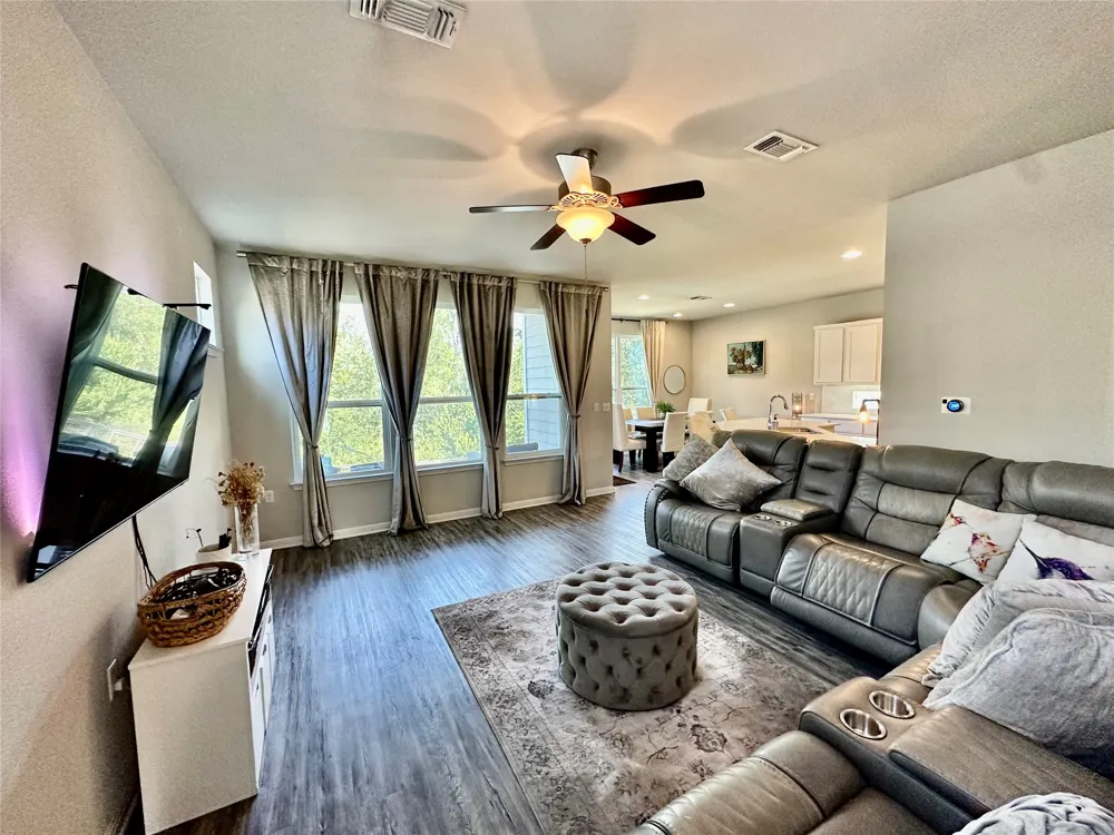 10005 Dalliance Lane Manor, TX 78653