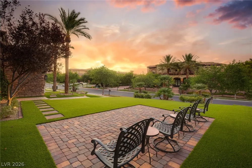 25 Pebble Dunes Court Las Vegas, NV 89141