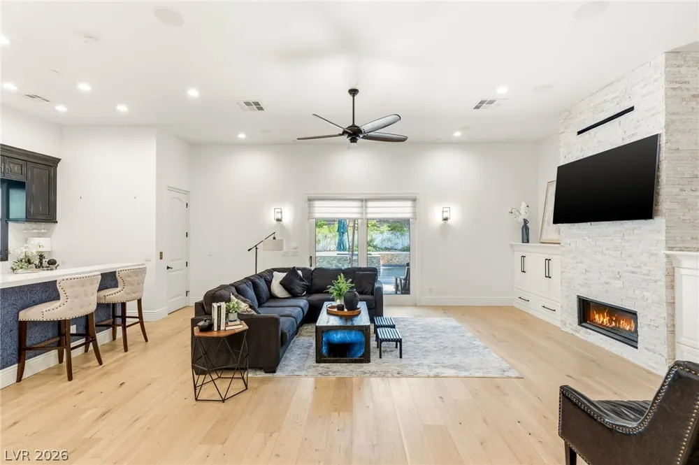 25 Pebble Dunes Court Las Vegas, NV 89141
