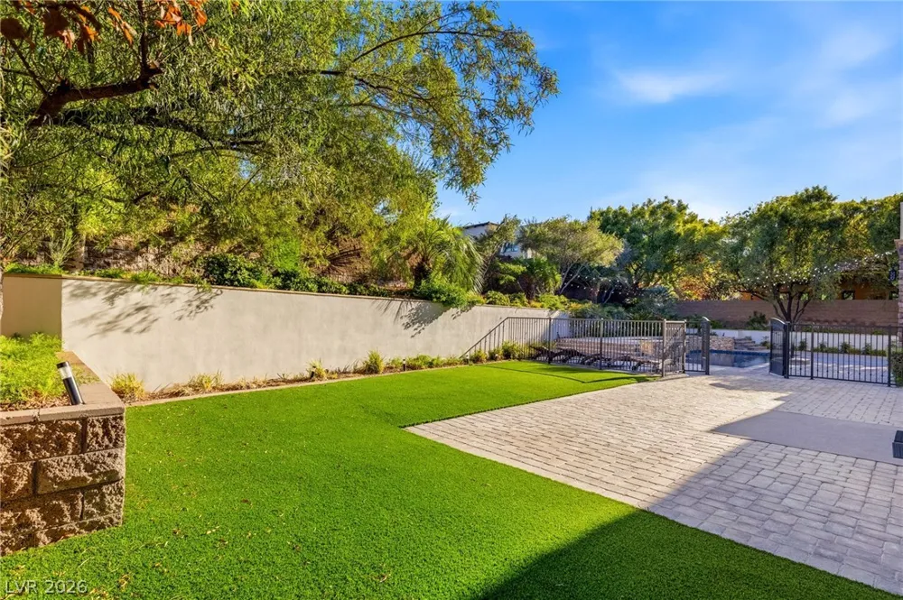 25 Pebble Dunes Court Las Vegas, NV 89141