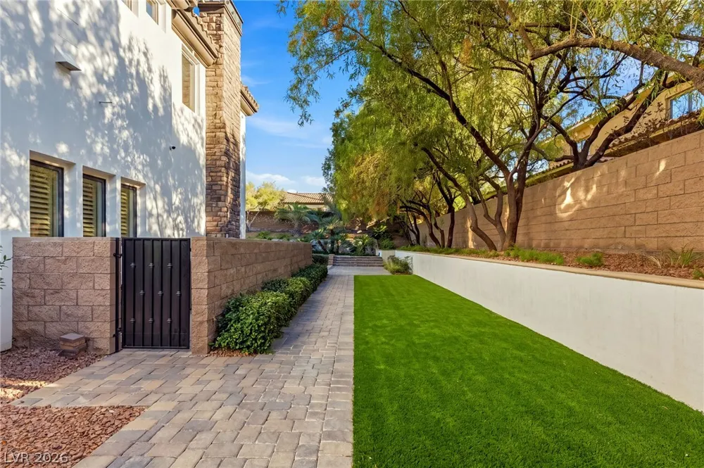25 Pebble Dunes Court Las Vegas, NV 89141