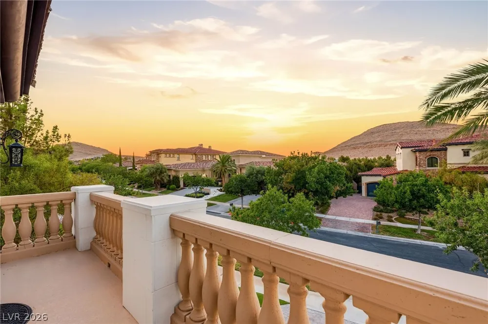 25 Pebble Dunes Court Las Vegas, NV 89141