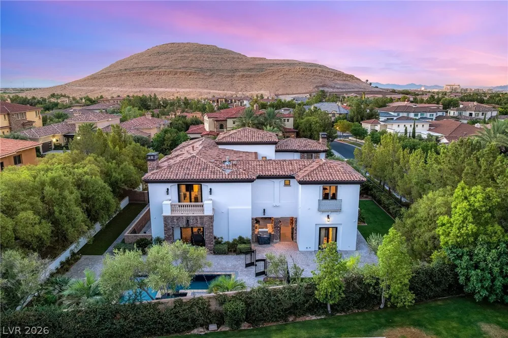 25 Pebble Dunes Court Las Vegas, NV 89141