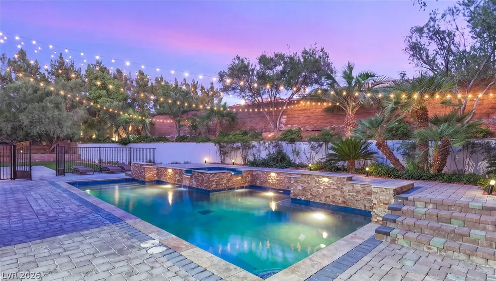 25 Pebble Dunes Court Las Vegas, NV 89141